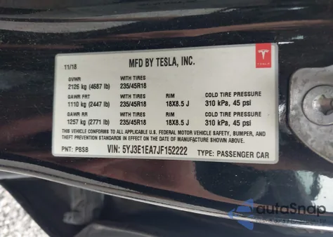 2018 Tesla Model 3 Long Range/Mid Range z USA, uszkodzony, nr VIN 5YJ3E1EA7JF152222